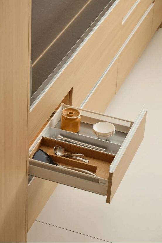 _����100Ʒ�ʼҾ���_��˹��ķ������ĸ����ҵ�