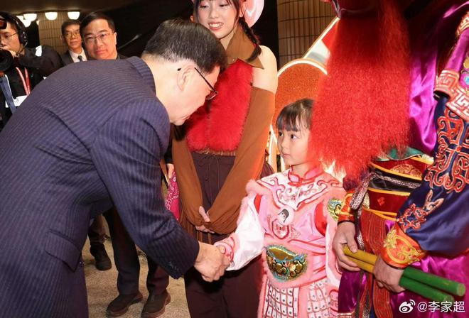 6��Ӣ��СŮ����ۡ��֡���������ҳ��������֣����ȫ����С������Ӣ������ػ���ζ_6��Ӣ��СŮ����ۡ��֡���������ҳ��������֣����ȫ����С������Ӣ������ػ���ζ_