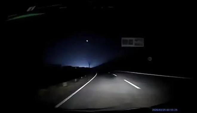 ����Ķ���ȴ���˴�ƣ����֮�⣬��ĳ�Ҳ��ͬ��������__����Ķ���ȴ���˴�ƣ����֮�⣬��ĳ�Ҳ��ͬ��������