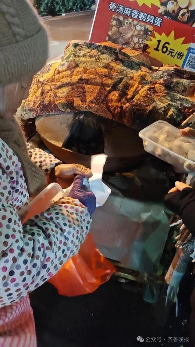 �ϰ��β�Ƿ��30�򣬼���82������Ϊ��ծ��̯�����ȵ���ʮ��û�Ǽۣ�ÿ�켸��Ԫ�����룻���۲��������ˣ�Ǯ����Ҫ���ϡ�__�ϰ��β�Ƿ��30�򣬼���82������Ϊ��ծ��̯�����ȵ���ʮ��û�Ǽۣ�ÿ�켸��Ԫ�����룻���۲��������ˣ�Ǯ����Ҫ���ϡ�