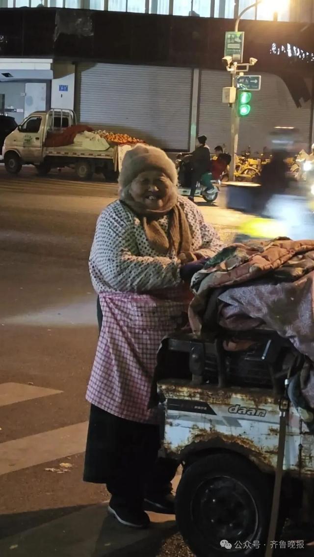 _�ϰ��β�Ƿ��30�򣬼���82������Ϊ��ծ��̯�����ȵ���ʮ��û�Ǽۣ�ÿ�켸��Ԫ�����룻���۲��������ˣ�Ǯ����Ҫ���ϡ�_�ϰ��β�Ƿ��30�򣬼���82������Ϊ��ծ��̯�����ȵ���ʮ��û�Ǽۣ�ÿ�켸��Ԫ�����룻���۲��������ˣ�Ǯ����Ҫ���ϡ�