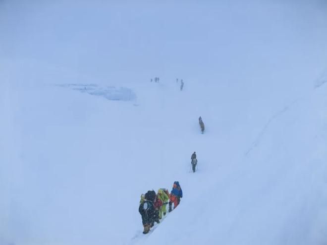 �Ƕ�������__��山�µǶ�